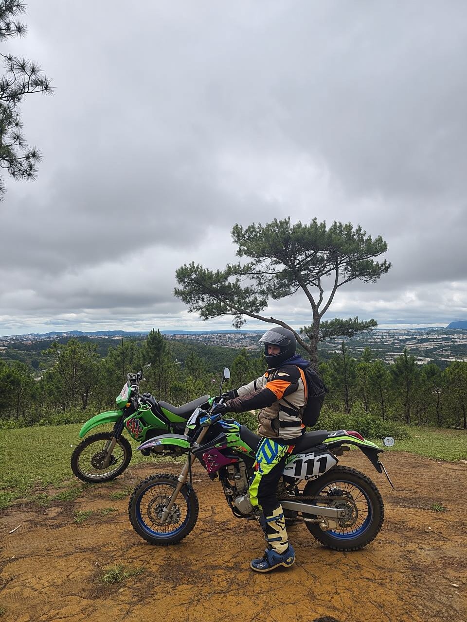 Recorrido guiado en moto de cross por las tierras altas de Dalat