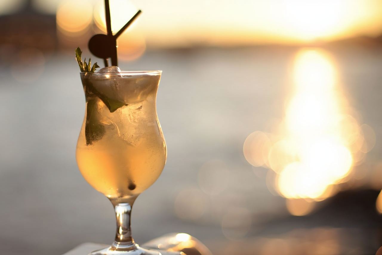 Лондон: вечерний круиз по Темзе с шампанским и канапе