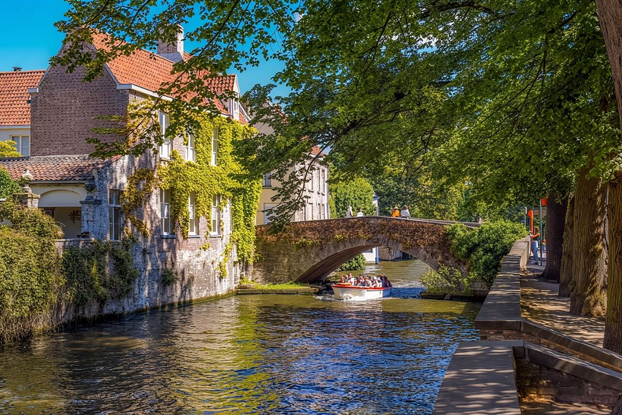 Tour di un giorno a Bruges (andata e ritorno da Amsterdam, tour in inglese con audioguida in cinese)