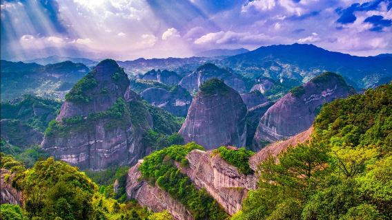 桂林丹霞八角寨一日遊 含門票+觀光車+半山滑道冬季看霧凇