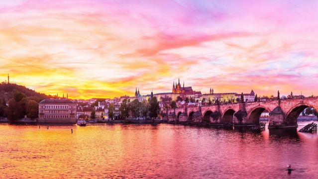 布拉格城堡＋高堡＋伏爾塔瓦河乘船遊＋查理大橋＋猶太區