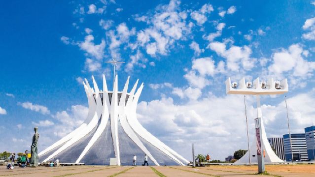 Cathédrale de Brasilia + Place des Trois Pouvoirs + Palais du Congrès National + Sanctuaire Saint-Jean-Baptiste + Mémorial JK