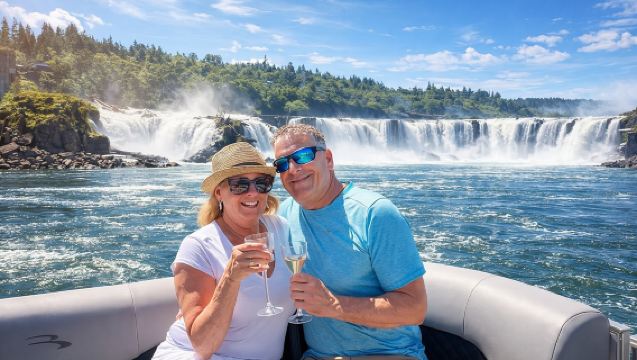 Crociera panoramica di 2 ore sul fiume verso le maestose Cascate Willamette!