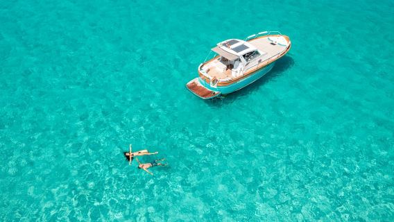 Palau: Hybrid-Eco-Bootstour in der Costa Smeralda mit Aperitif