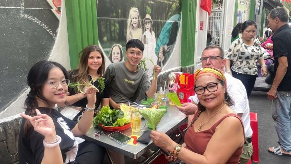 Petualangan Skuter Saigon - Tur Pemandangan Kota & Makanan Jalanan