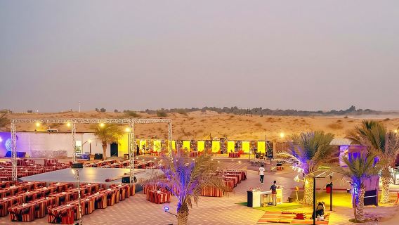 Trasferimento condiviso Premium Desert Safari con buffet illimitato a 5 stelle