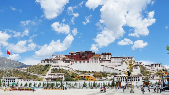 Tibet Sera Monastery + Yamdrok Lake + Xiazhuling Temple + Barkhor Street + Potala Palace Customized/ shared tour@