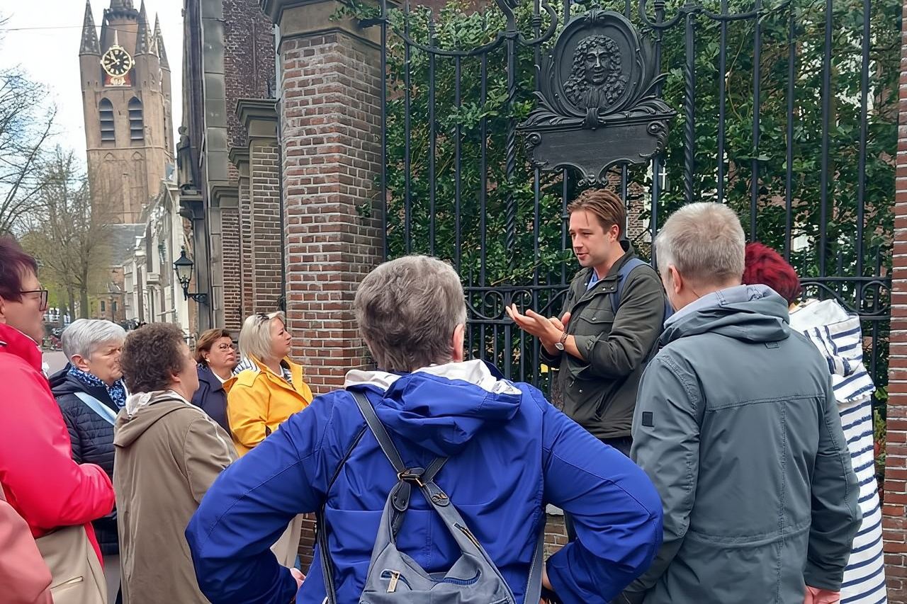 ทัวร์ส่วนตัวเชิงประวัติศาสตร์ของเมืองเดลฟท์และไลเดนพร้อมบริการรับส่ง