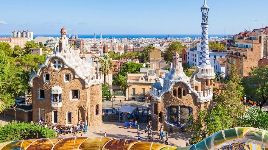 巴塞隆納桂爾公園+聖家大教堂+米拉之家+巴特羅之家一日遊