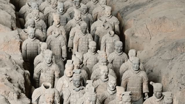 Customized Private Family-Friendly 1-Day Tour to Emperor Qinshihuang's Mausoleum Site Museum, City Wall, and Tang Paradise