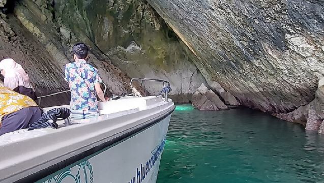 Gita in barca alle baie e spiagge segrete con snorkeling