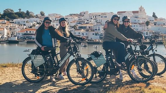 Ferragudo Village: Gleiten Sie mit dem Elektrofahrrad durch das Dorf