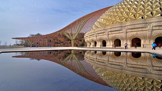 Business Vehicle | English-Speaking Guide | 1-Day Tour of Presidential Palace + Niushou Mountain Cultural Tourism Zone + Nanjing Confucius Temple + Zhan Garden