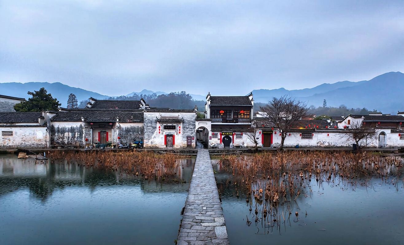 Huangshan Cheng Kan + Ancient City + Baojia Garden Private Charter Small Group 1-day Tour