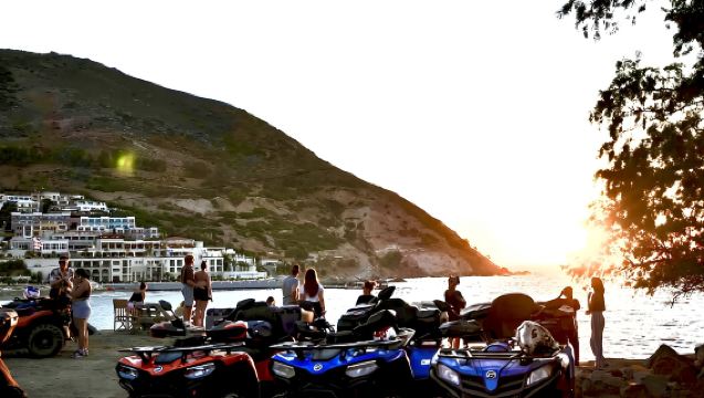 Agia Pelagia: Tur ATV saat Matahari Terbenam atau Pagi Hari & Kunjungan ke Kota Hantu