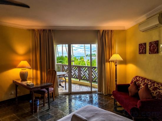 Palm Beach Resort & Spa - Tap to explore photos