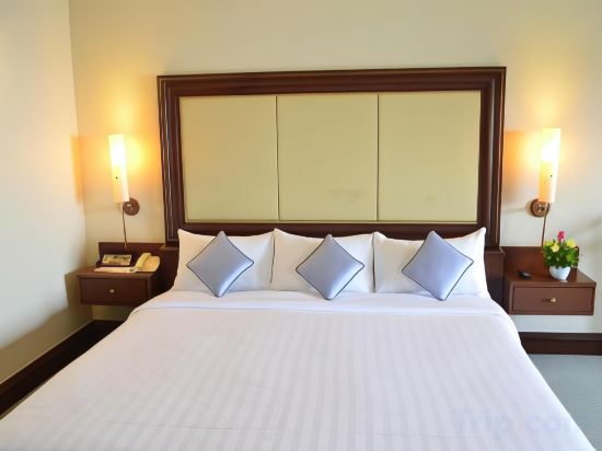 Hotel Cambodiana - Tap to explore photos