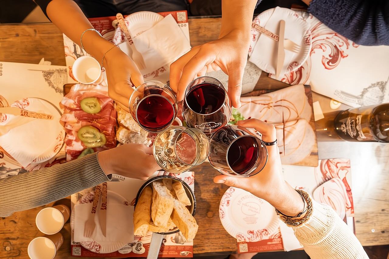 Mailand: Sonnenuntergangstour mit kulinarischen Köstlichkeiten auf dem Navigli-See von Do Eat Better