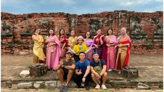 ทัวร์ 1 วัน พระราชวังบางปะอิน + วัดพระศรีสรรเพชญ์ + วัดมหาธาตุ พระนครศรีอยุธยา จากกรุงเทพฯ