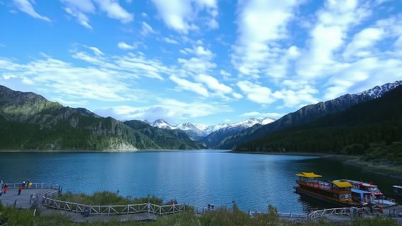 Tianshan Tianchi + Xinjiang International Grand Bazaar 1-day tour [premium private chartered tour]