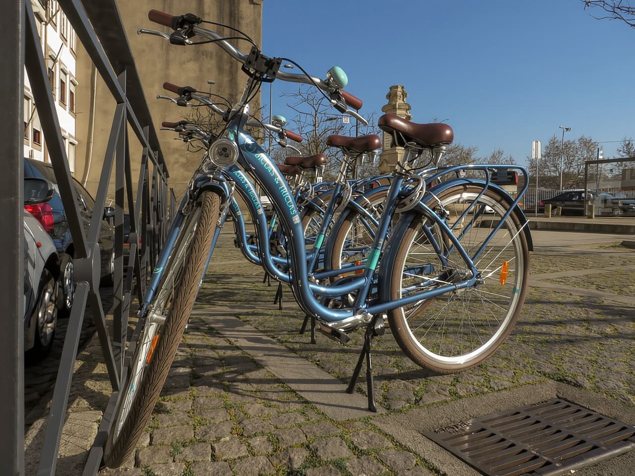 Pacchetto autoguidato in bicicletta per surfare e mangiare