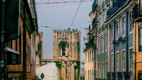 Lisbona: tour di fotografia di strada all'alba o al tramonto