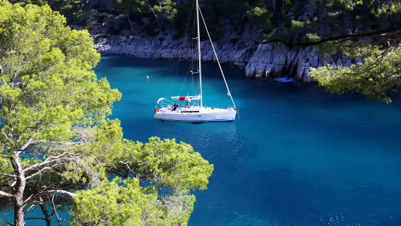 From Aix: Cassis Boat Ride & Provence Wine Tasting Day Tour