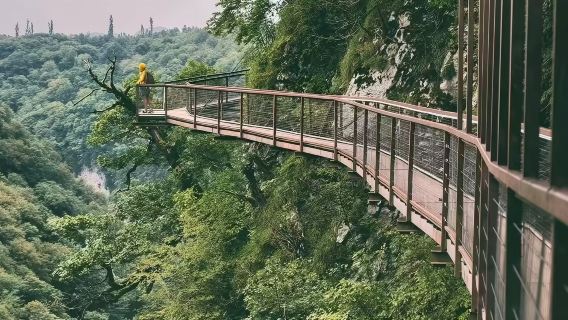 漫遊第比利斯周邊來回：普羅米修斯溶洞