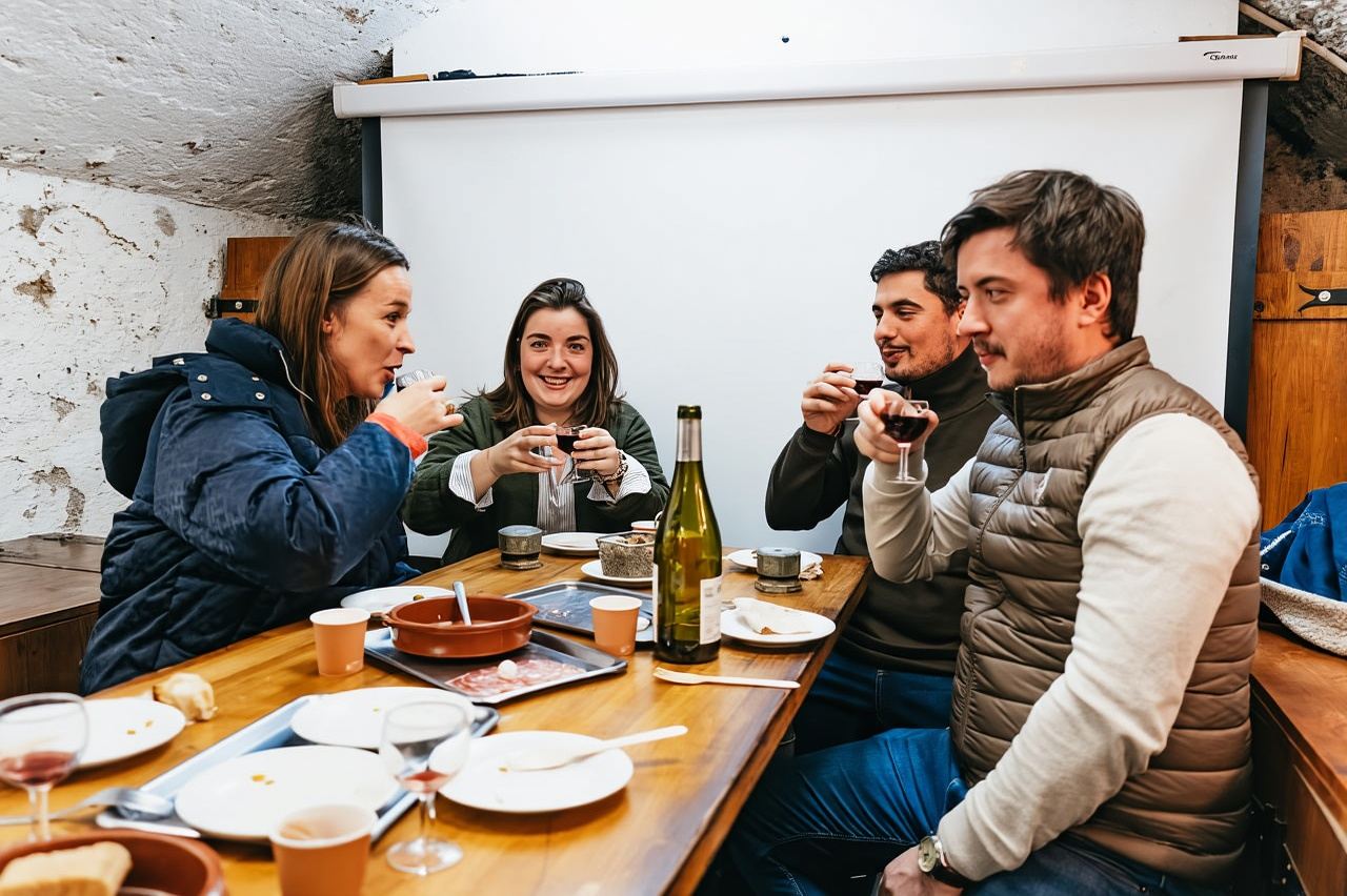 Lyon: Vieux Lyon Food Tasting Walking Tour