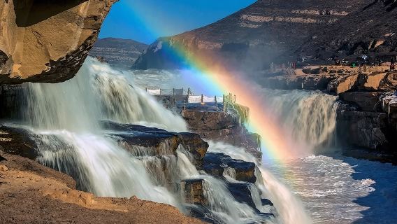 Private Chartered Tour to Yan'an Hukou Waterfall, Nanniwan, Observation Deck on the Loess Plateau, and Former Residence of Beijing Educated Youth