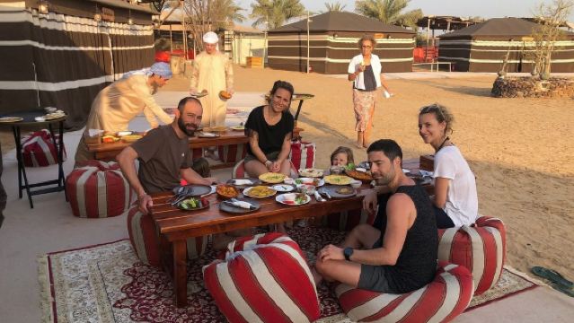 Al Khayma Camp|Safari por las Dunas Rojas Premium + Cena Michelin Bib Gourmand + Tienda de Lujo + Observación de Estrellas