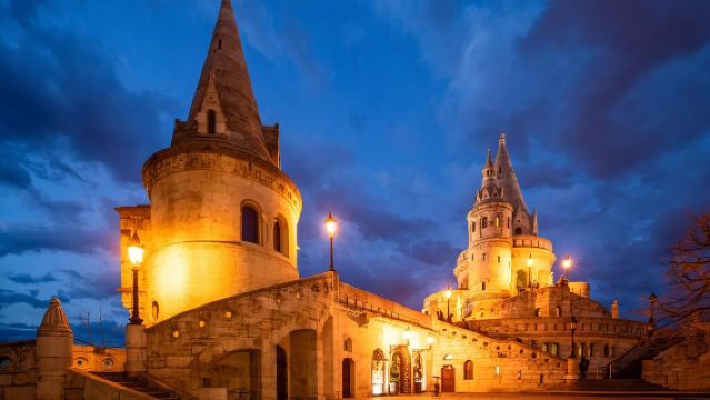 Penterjemahan profesional Budapest, Hungary|pemandu pelancong tempatan|Temani lawatan perniagaan|Terjemahan Pameran|Perkhidmatan lawatan bebas|Perancangan Perjalanan Tersuai