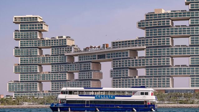 Dubai Marina: Luxury Dinner Cruise Standard - Main Deck / Upper Deck Based on Availability