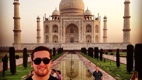 11-stündige Taj Mahal Sonnenaufgangs- und Sonnenuntergangstour inklusive 5-Sterne-Mittagessen