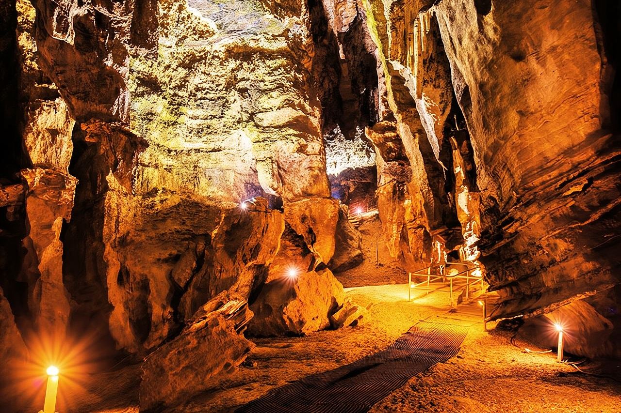 ทัวร์ Cradle of Humankind - ถ้ำ Sterkfontein พร้อมทัวร์ Maropeng