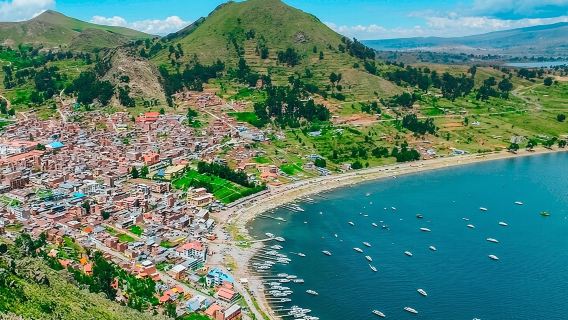 Excursión guiada de día completo a Copacabana e Isla del Sol