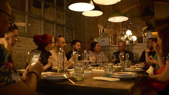 El Born Bites: Local Food and Wine Tasting Tour in Barcelona