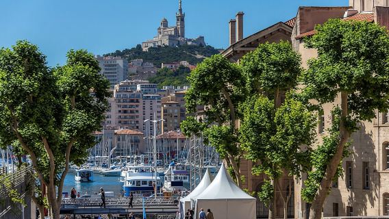 Private Exclusive History Walk through Marseille with a Local Expert