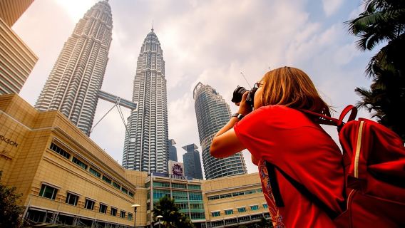 Petronas Twin Towers skip-the-line and top ten wonders private tour from Kuala Lumpur