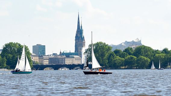 Sailing trip with two-mast sailing cutter on the Alster in Hamburg