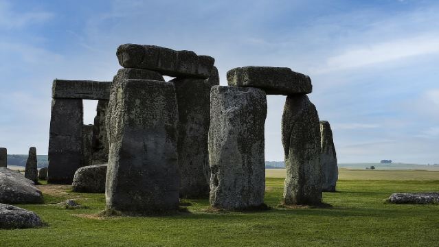 ทริปวันเดียวแบบกลุ่มเล็กไปยังสโตนเฮนจ์ บาธ และวินด์เซอร์ จากลอนดอน