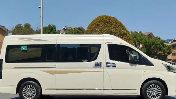 Pemindahan Lapangan Terbang Komodo (Sehala atau Point-to-Point) dengan Kenderaan 7 Tempat Duduk (Berbahasa Inggeris)