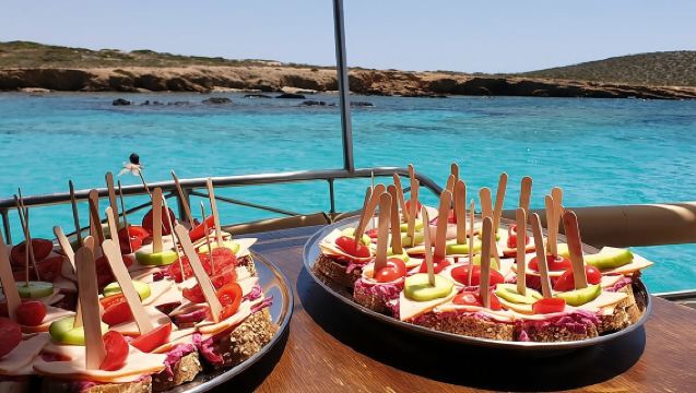 Round of Antiparos & Despotiko with Traditional Boat