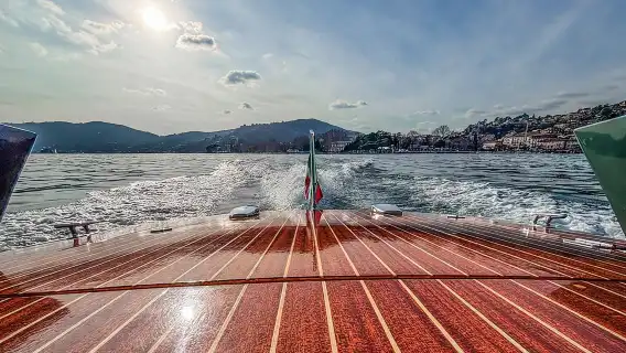Private Tour by Classic Wooden Boat on Lake Como