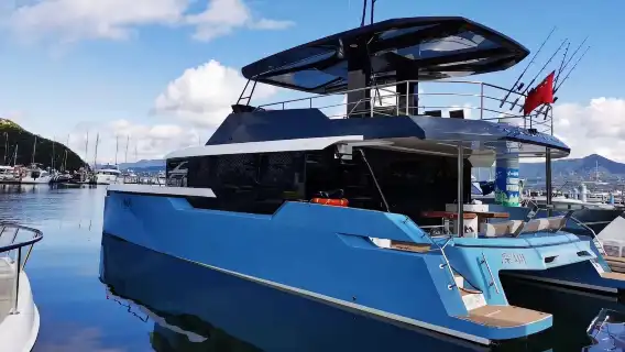 Shenzhen Yacht Rental: 58-foot Luxury Catamaran Yacht (1-10 passengers) in Qixing Bay [Drinks + Fruit Plate + KTV + Driving Experience] for Birthdays, Proposals, Business, etc.
