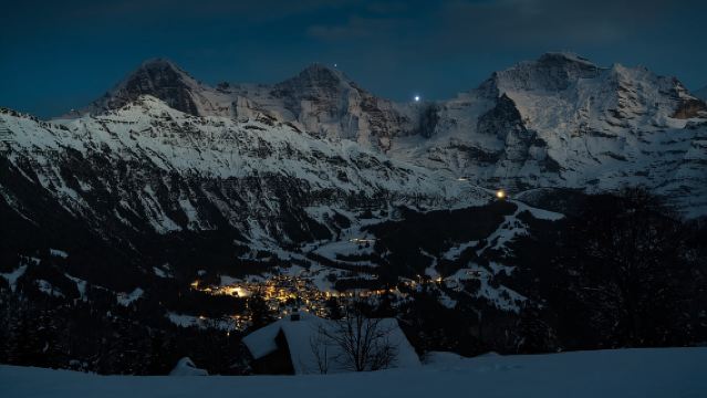 Von Interlaken: Nachtrodeln mit Käsefondue-Abendessen