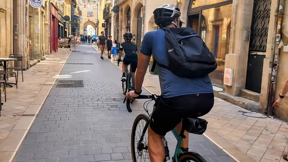 Bordeaux by Gravel Bike : Monumets, vineyards & wine tasting