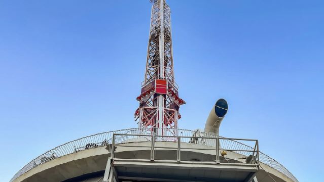 ตั๋วเข้าชมเครื่องเล่นตื่นเต้น STRAT Tower