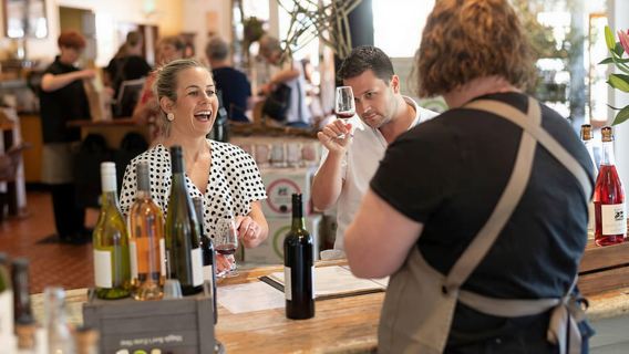 Barossa Valley: Maggie Beer's Wine Tasting & Cheese Platter