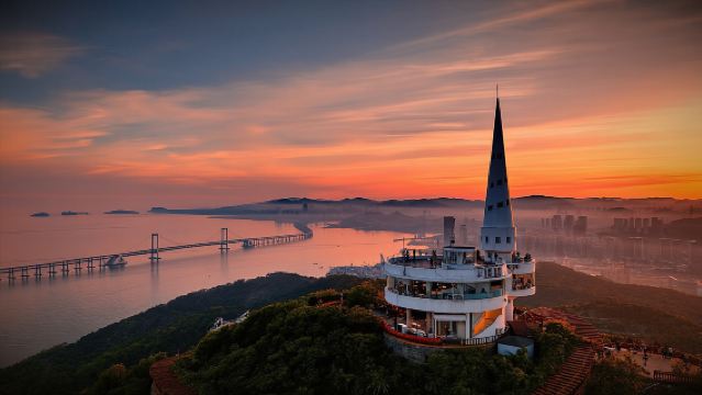 Sunset by the sea · Summit Baiyu Mountain · Real submarine 1-day tour
